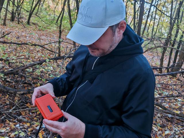 A kalandor és archeológus, aki minden csapdából ki tud jutni, és a legkülönfélébb ereklyékre talál rá az erdőben.