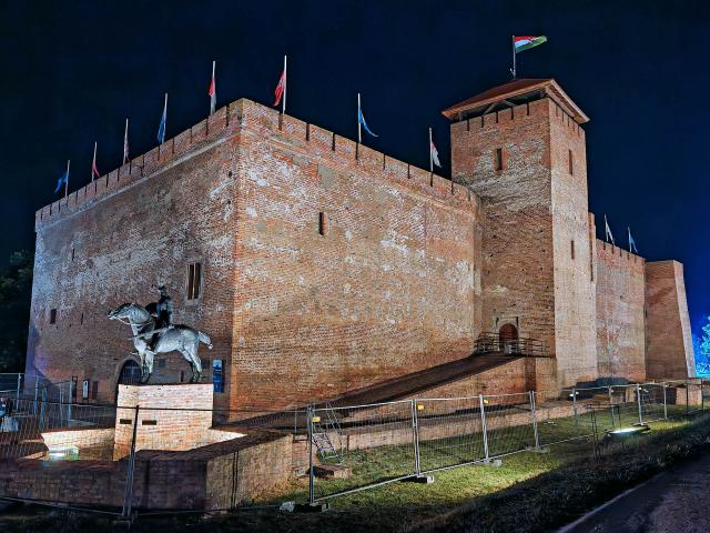 Gyulai Vár, The Medieval Gyula Castle & Bastion, Gyula