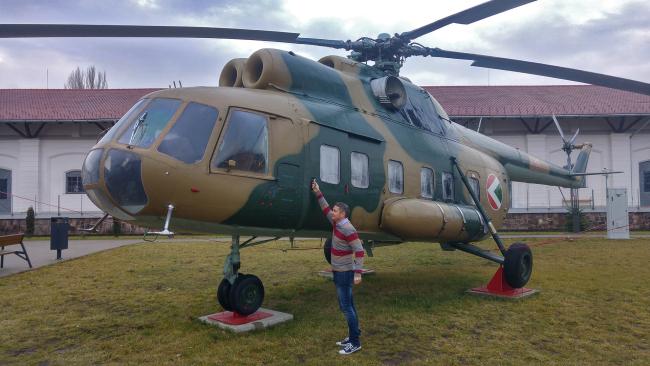 Mi-8T közepes szállító helikopter