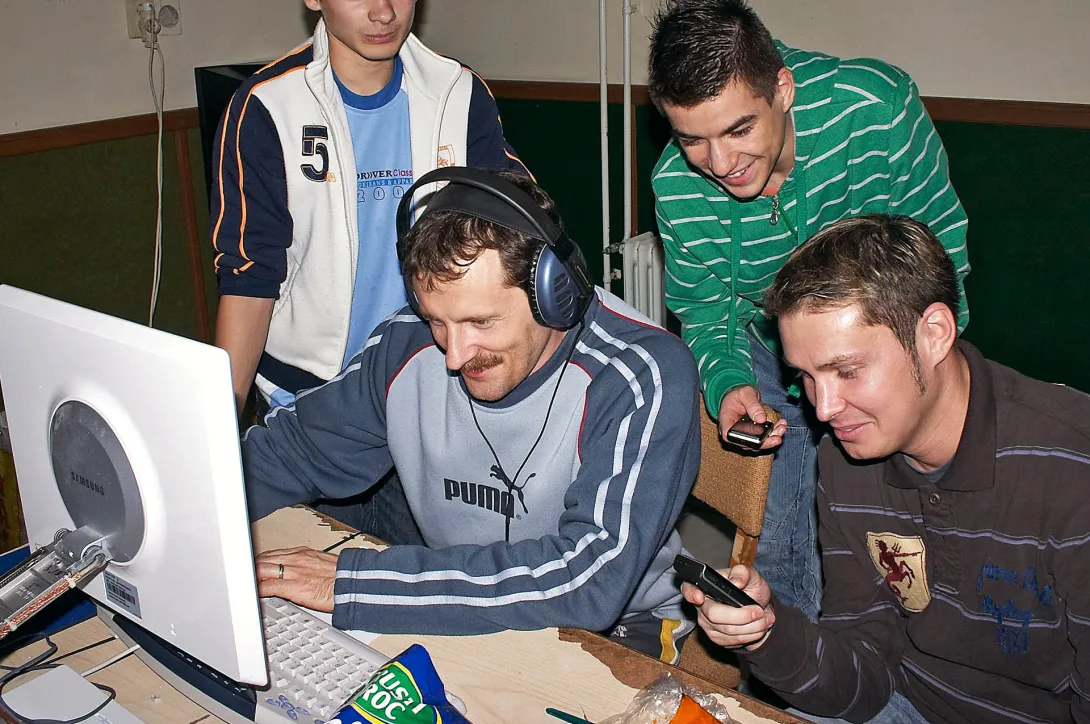 LAN-parti 2007. november 23-án, pénteken, a Népházban (Endrődi Közösségi Ház), a Gyomaendrődi levlista baráti körének részvételével.