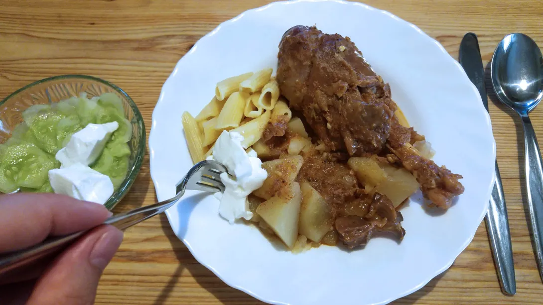 Csirkepörkölt