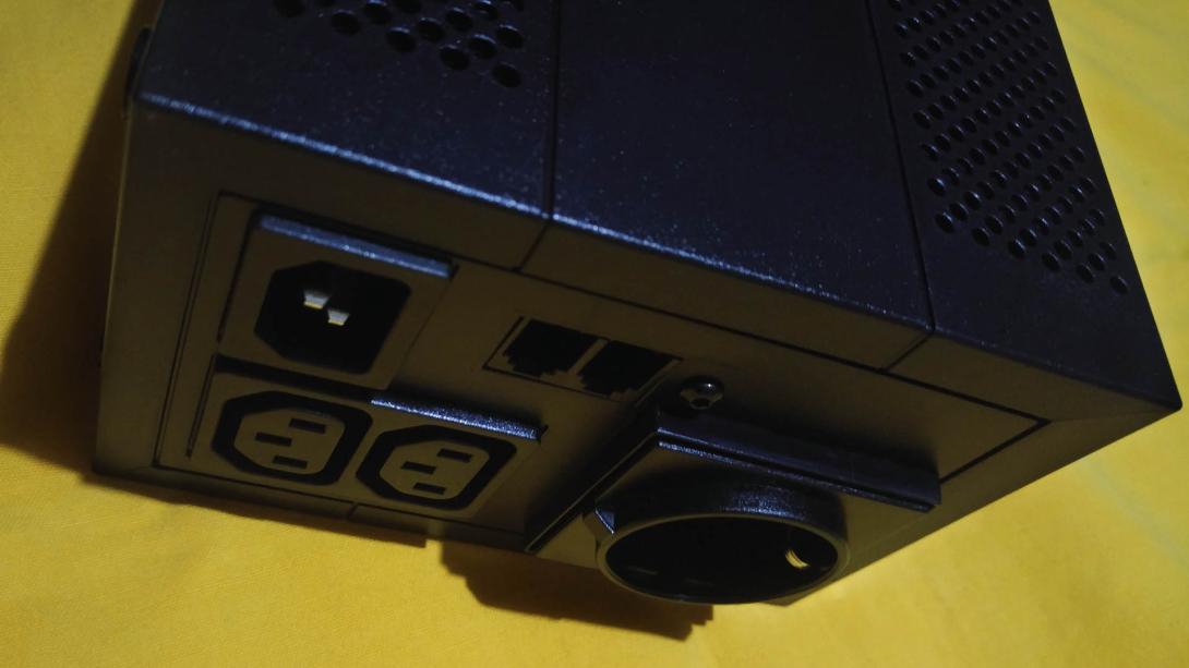 Eaton 5E 650i USB (5E650iUSB) szünetmentes áramforrás