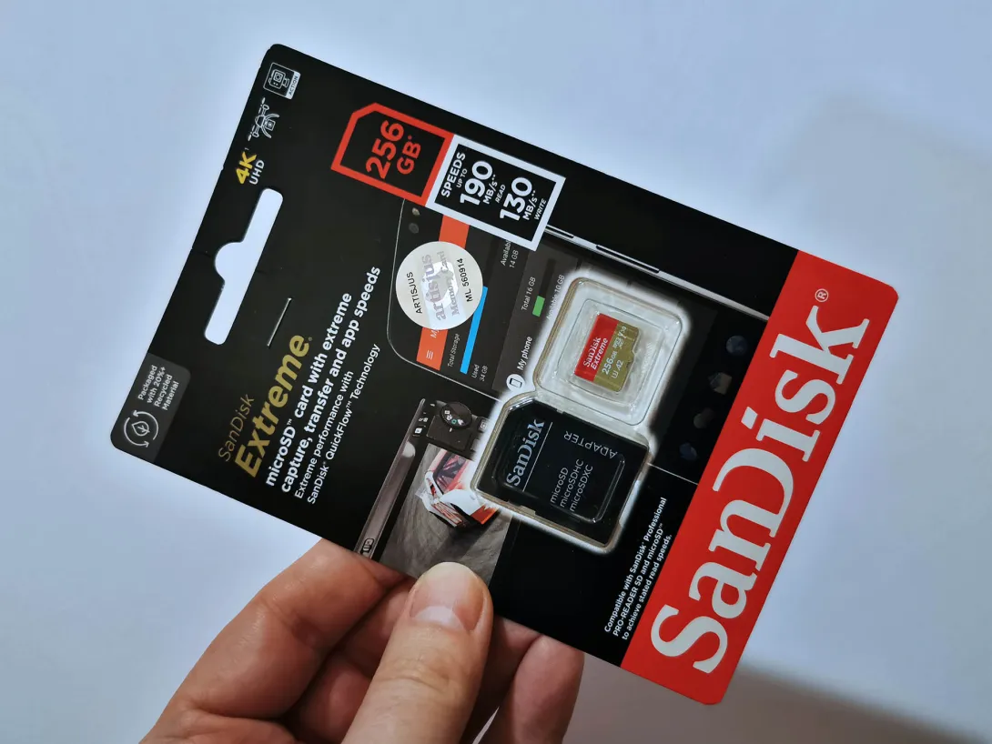 SANDISK Extreme microSDXC kártya 256GB, 190/130 MB/s, A2 C10 V30 UHS-I U3 + adapter