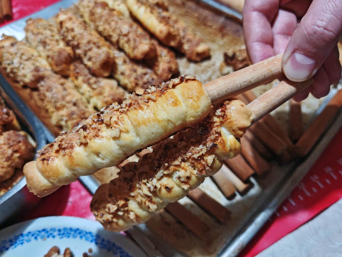 A cirokszárra tekert kürtős, vagyis a cirkos kalács olyan, mint egy mini kürtőskalács