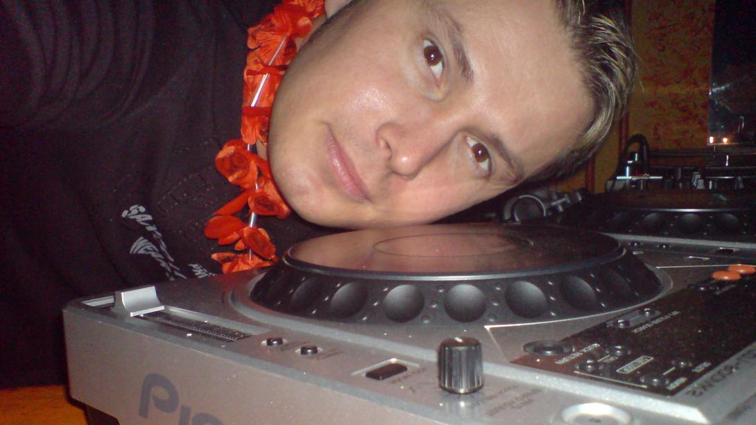Hey DJ