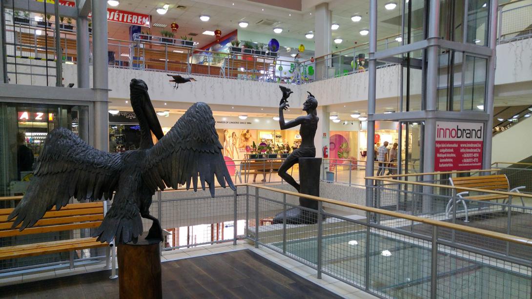 Pelikán Bevásárlóközpont, Szolnok