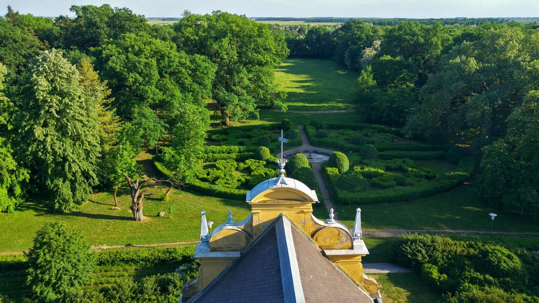 Torony kb. 40 m magas