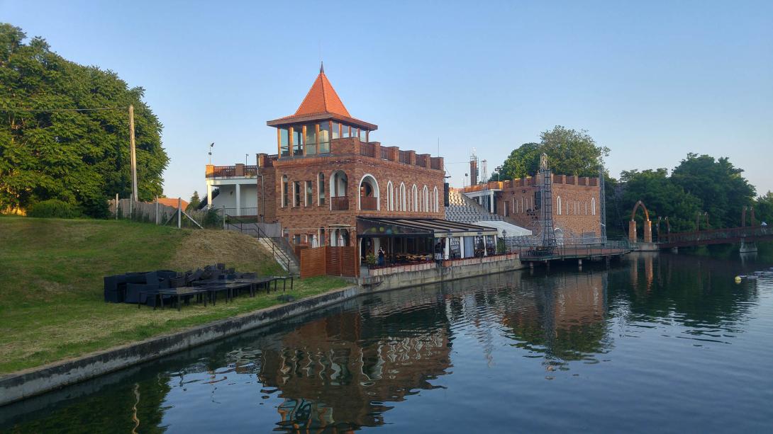 Szarvasi Vízi Színház, Szarvas