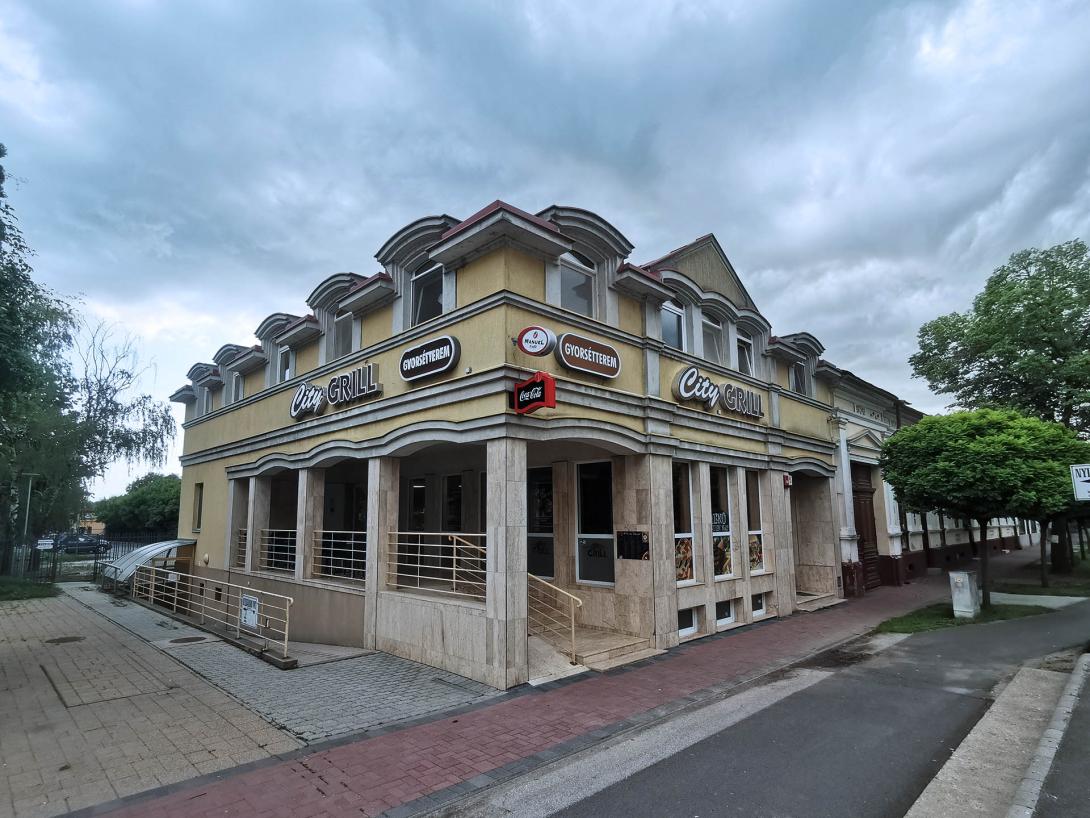 City Grill gyorsétterem &amp; kávézó, Szarvas