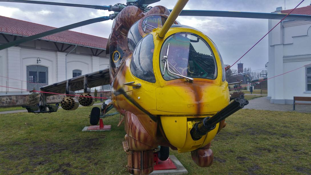 Mi-24D harci helikopter csőrike