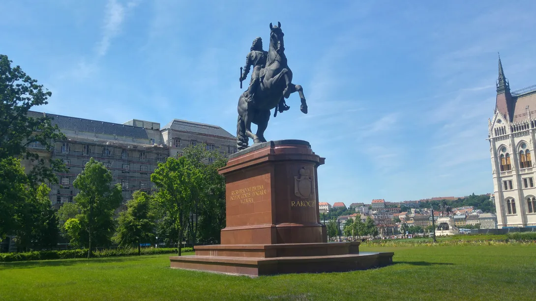 II. Rákóczi Ferenc lovasszobra