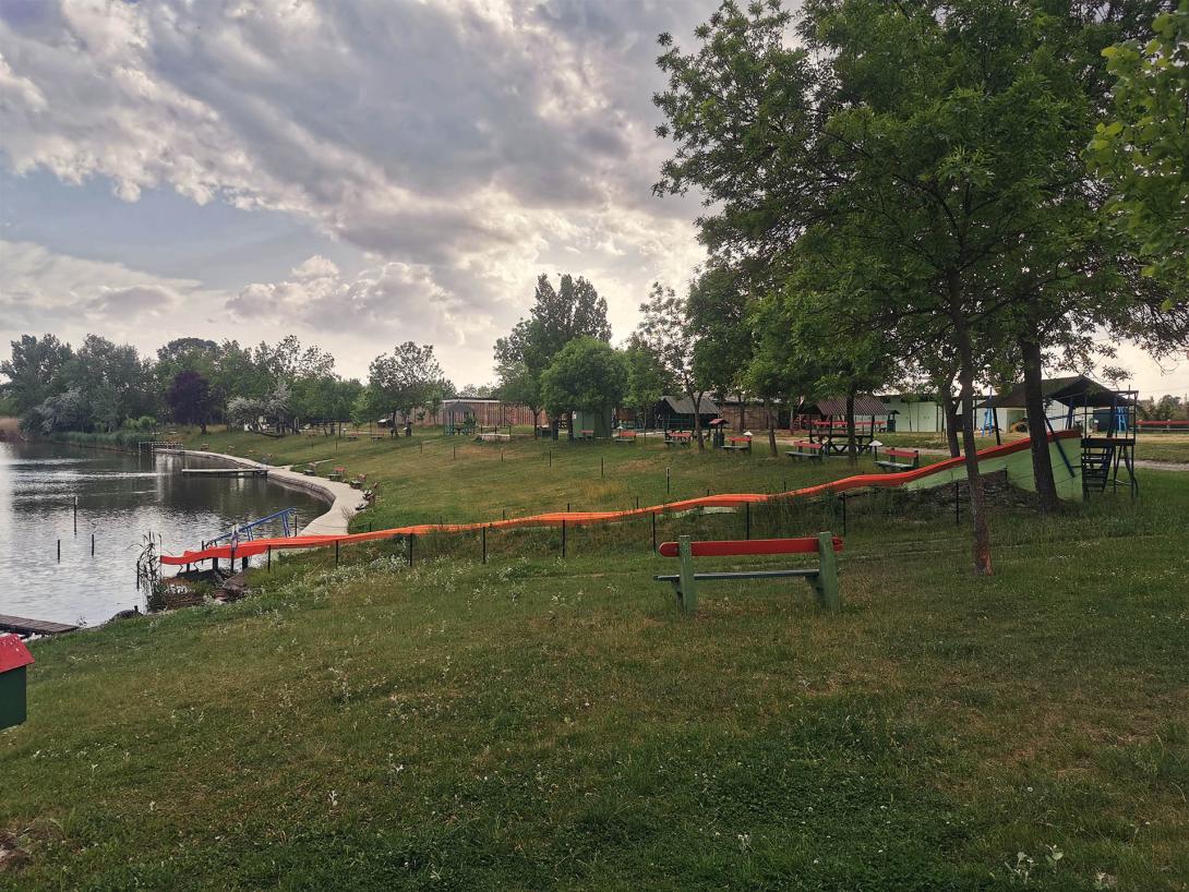 Szabadvízi strand a Templom-zugi holtág északnyugati partján