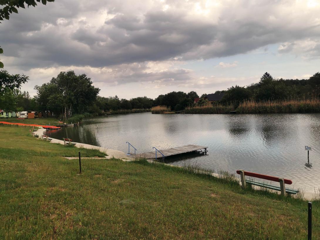 Szabadvízi strand a Templom-zugi holtág északnyugati partján