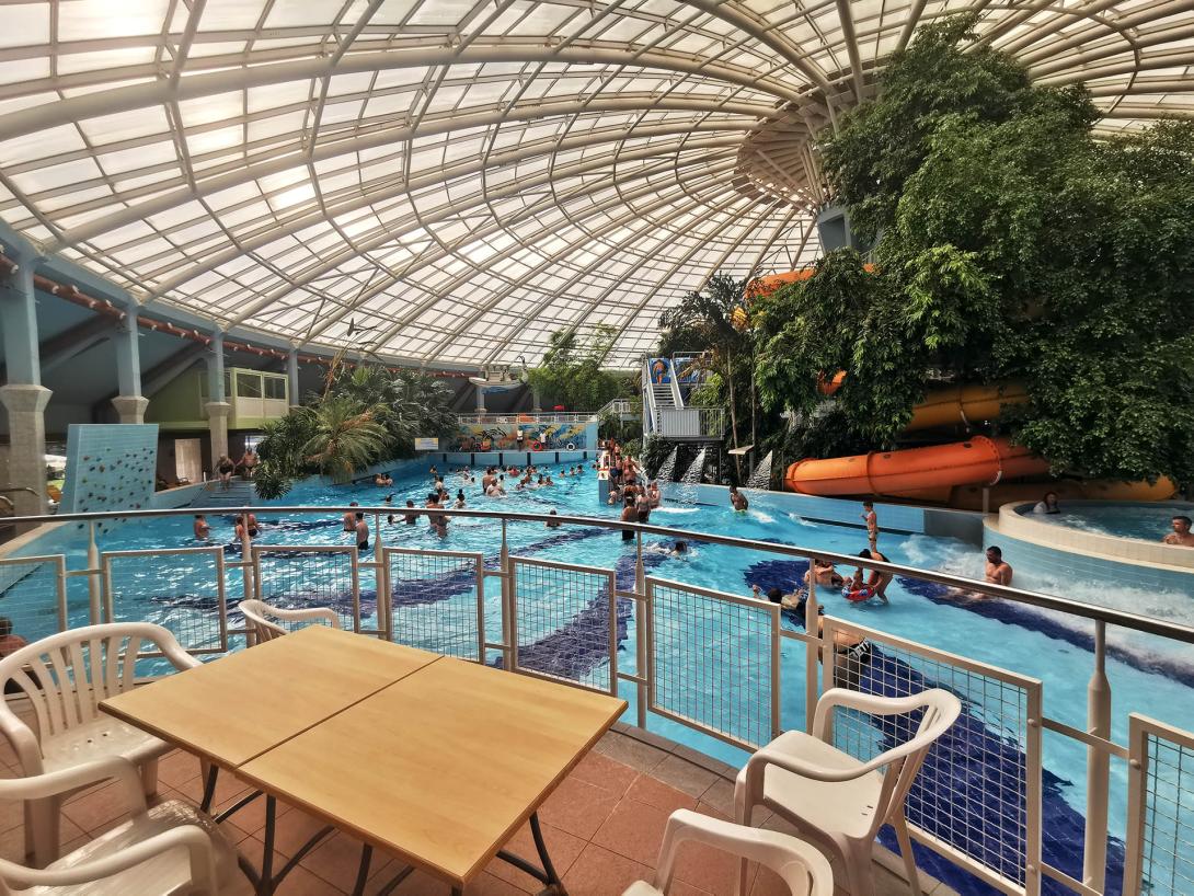 Úszó- és hullámmedence, Aquaticum Mediterrán Élményfürdő