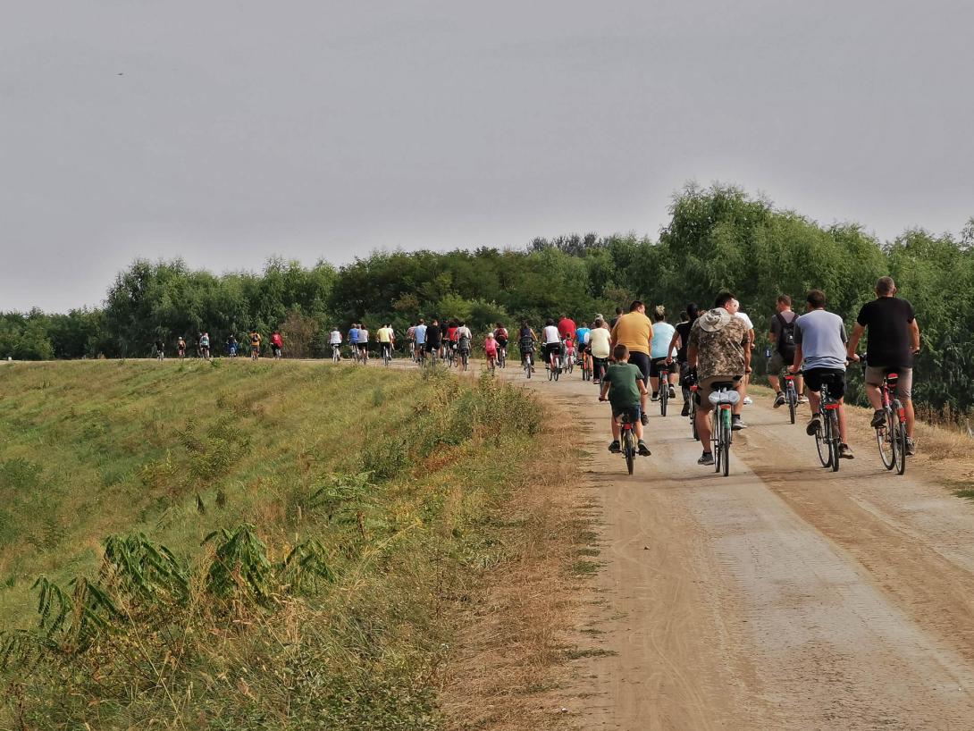 Őszi madár néző kerékpár túra