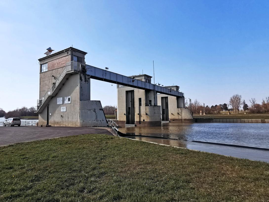 Békésszentandrási duzzasztó és hajózsilip