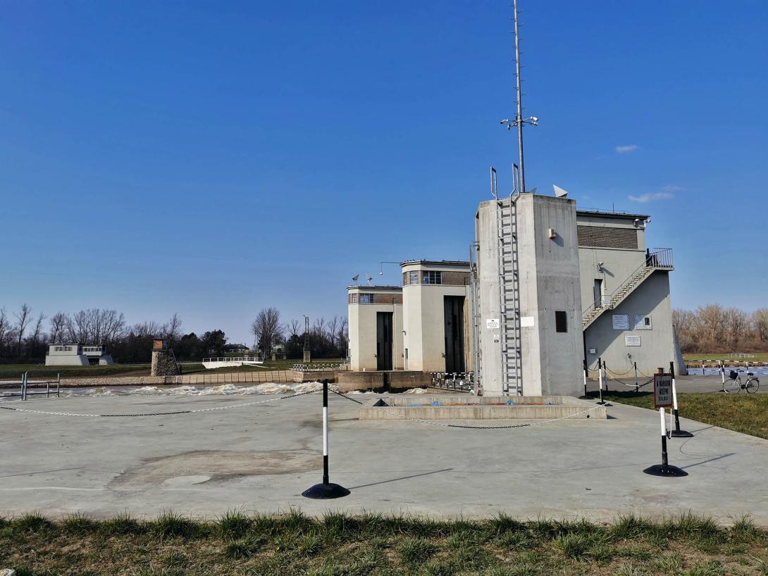 Békésszentandrási duzzasztó és hajózsilip