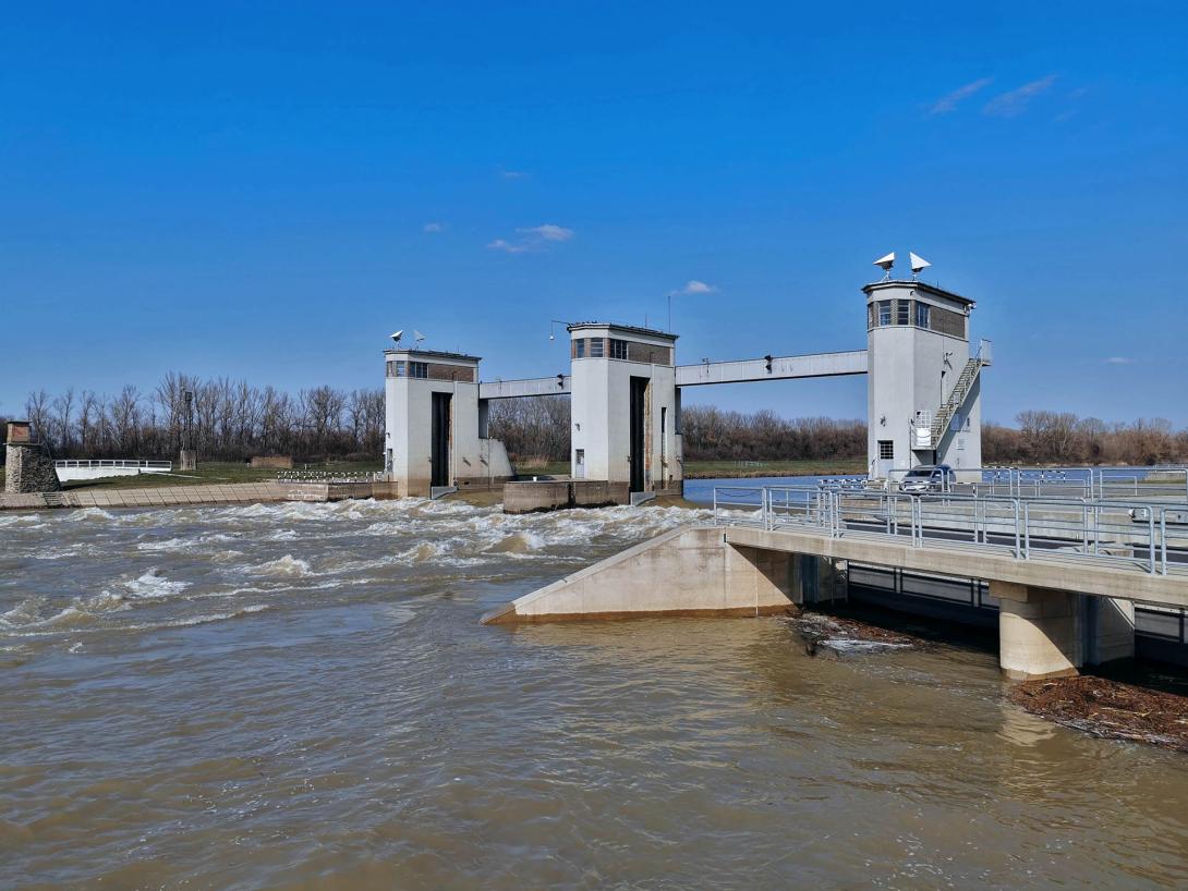 Békésszentandrási vízlépcső