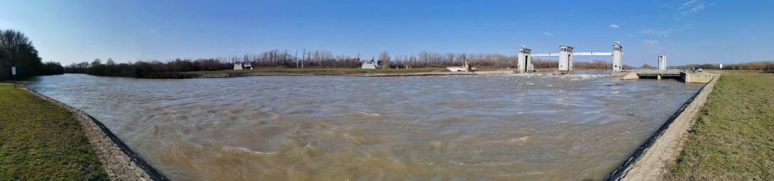 Békésszentandrási vízlépcső