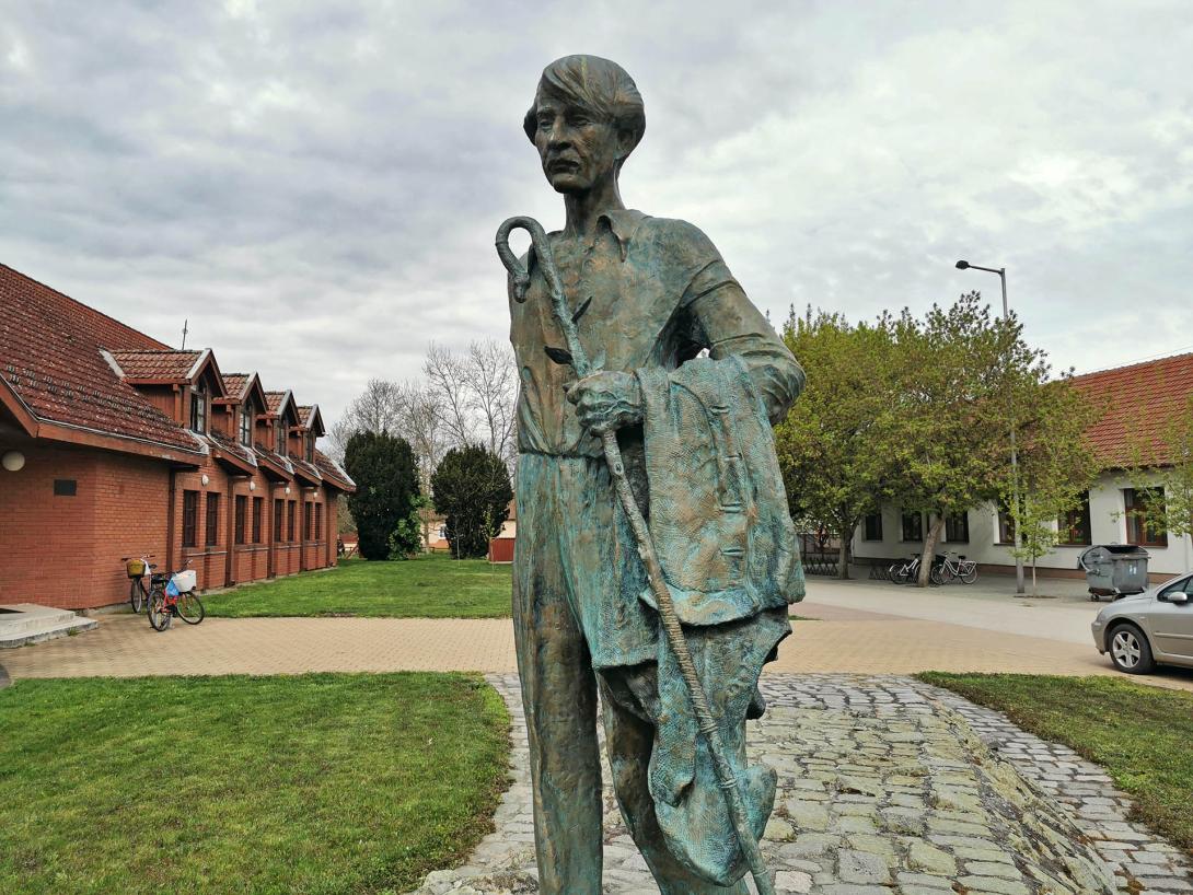 Sinka István szobra, Vésztő