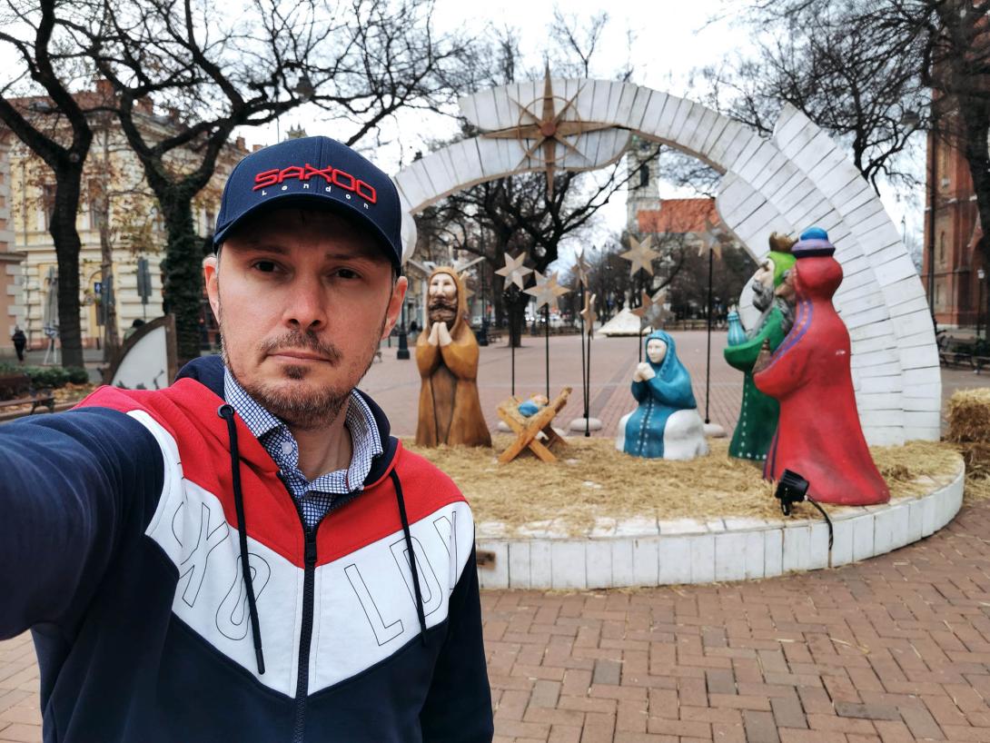 Díjnyertes betlehemi installáció, Ünnepi hangulat Békéscsaba utcáin Díjnyertes betlehemi installáció, Ünnepi hangulat Békéscsaba utcáin