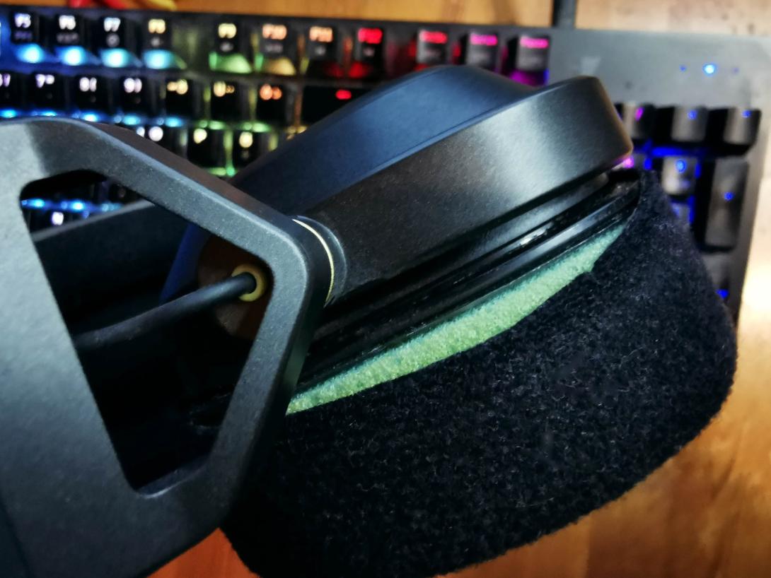 A fülpárna ragasztása elengedett, Corsair HS80 RGB Wireless Premium Gaming Headset