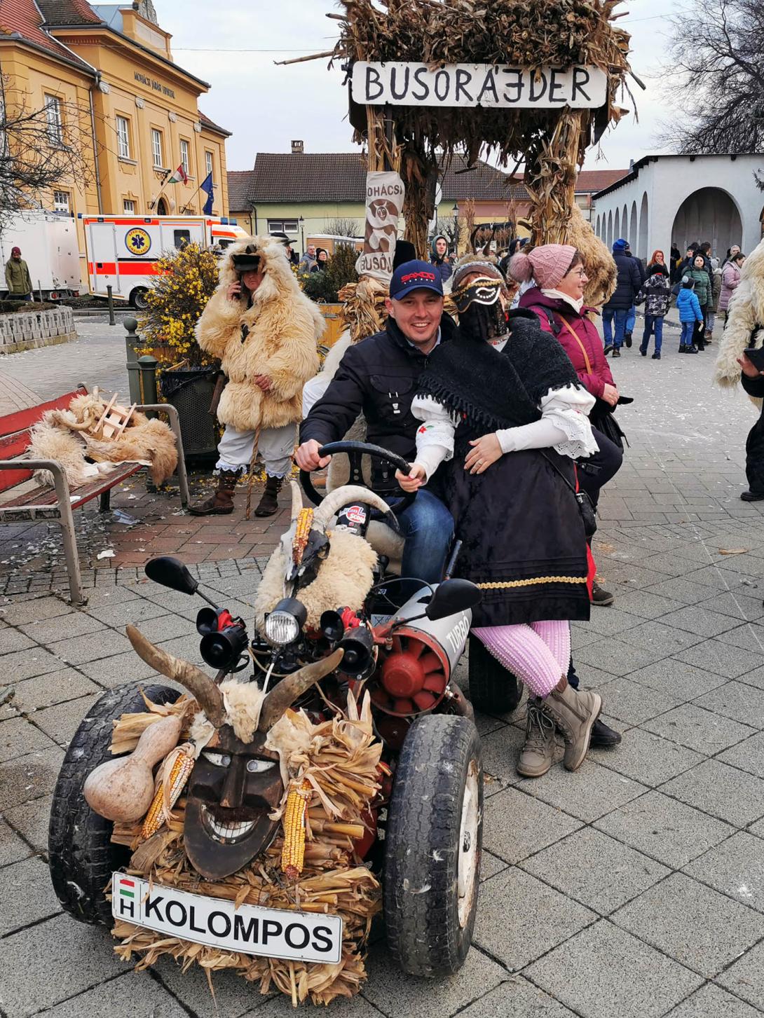 Busórájder + jóféle Sokac lány, Kolompos, Mohácsi Busójárás 2022