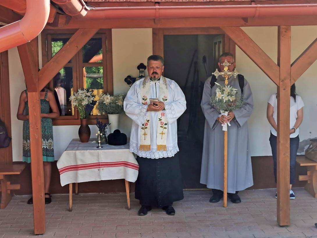 Ünnepség és liliomszentelés, Szent Antal Kenyérsütő ház Ünnepség és liliomszentelés, Szent Antal Kenyérsütő ház