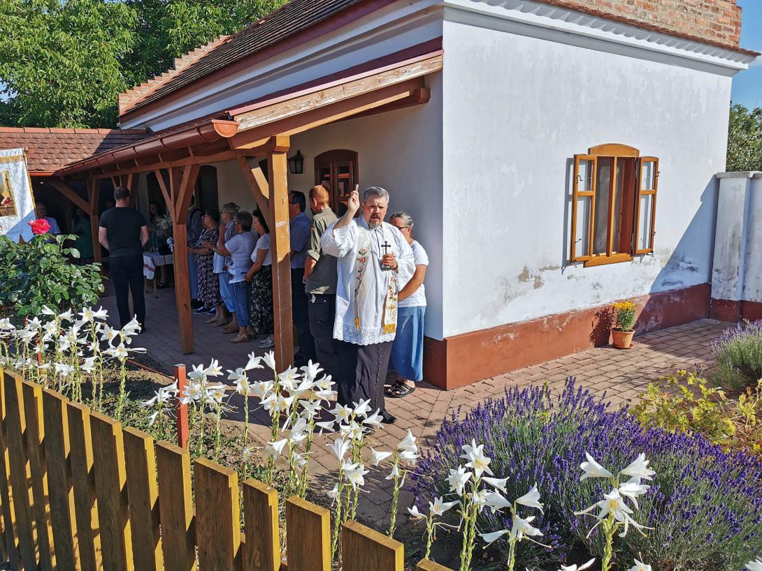 Ünnepség és liliomszentelés, Szent Antal Kenyérsütő ház Ünnepség és liliomszentelés, Szent Antal Kenyérsütő ház