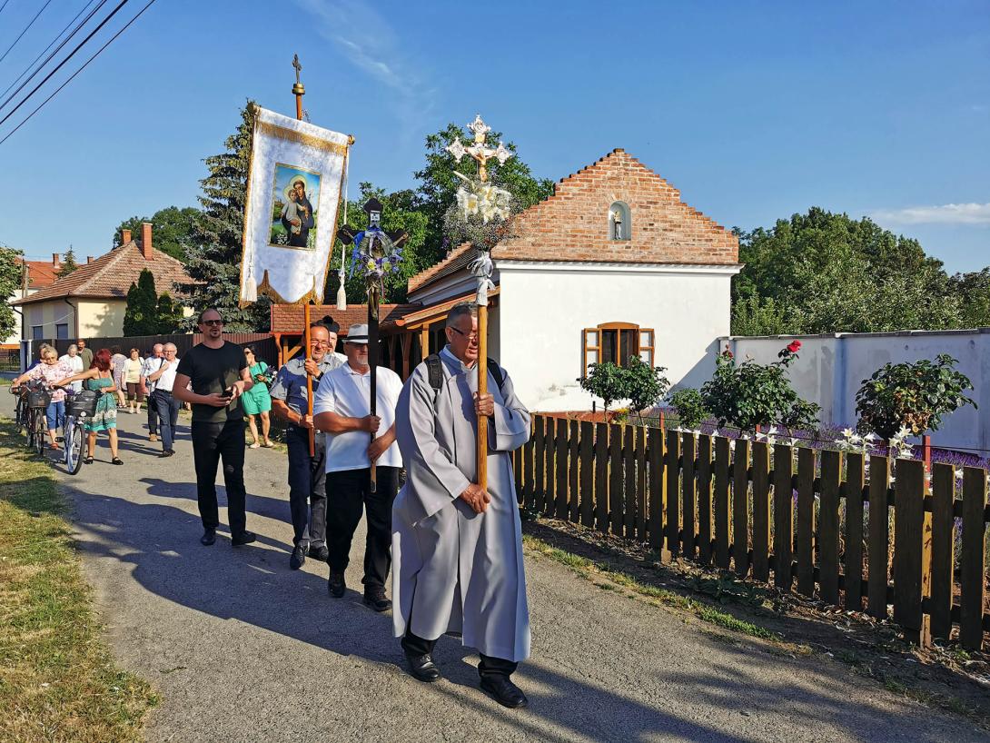 Ünnepség és liliomszentelés, Szent Antal Kenyérsütő ház Ünnepség és liliomszentelés, Szent Antal Kenyérsütő ház