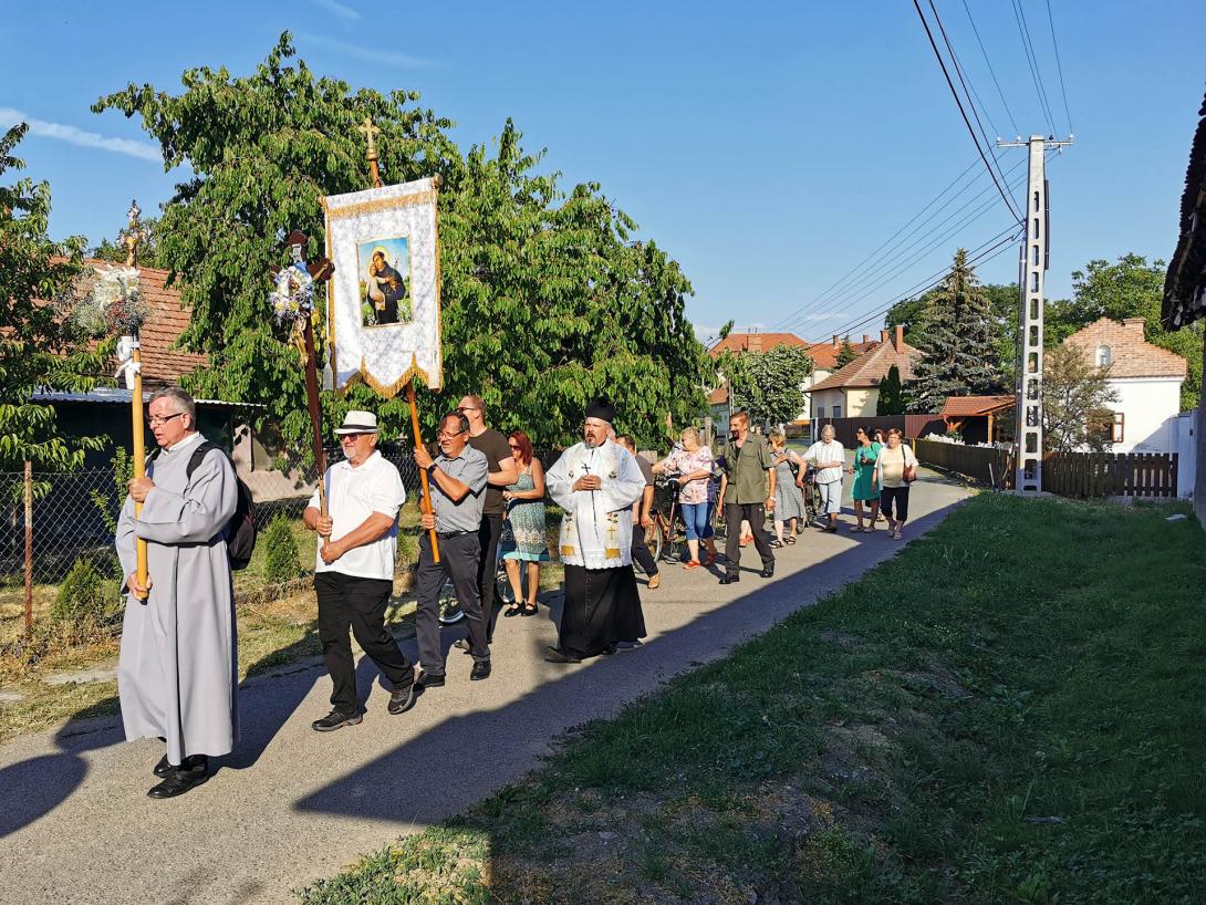 Ünnepség és liliomszentelés, Szent Antal Kenyérsütő ház Ünnepség és liliomszentelés, Szent Antal Kenyérsütő ház