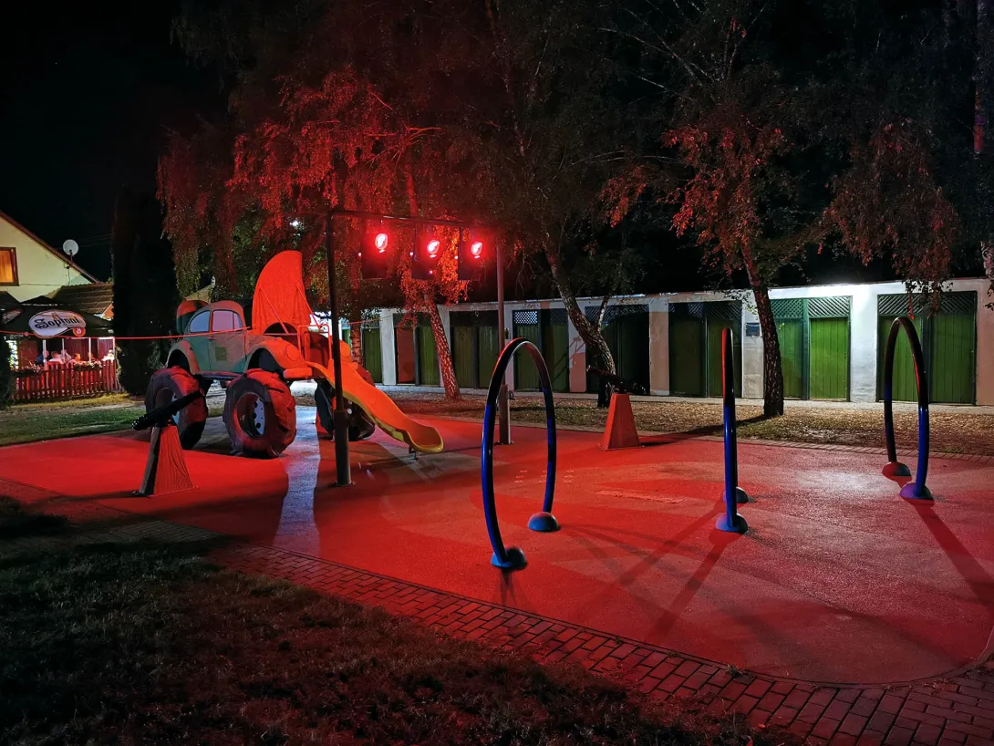 Éjszakai fürdőzés a Liget Fürdőben!