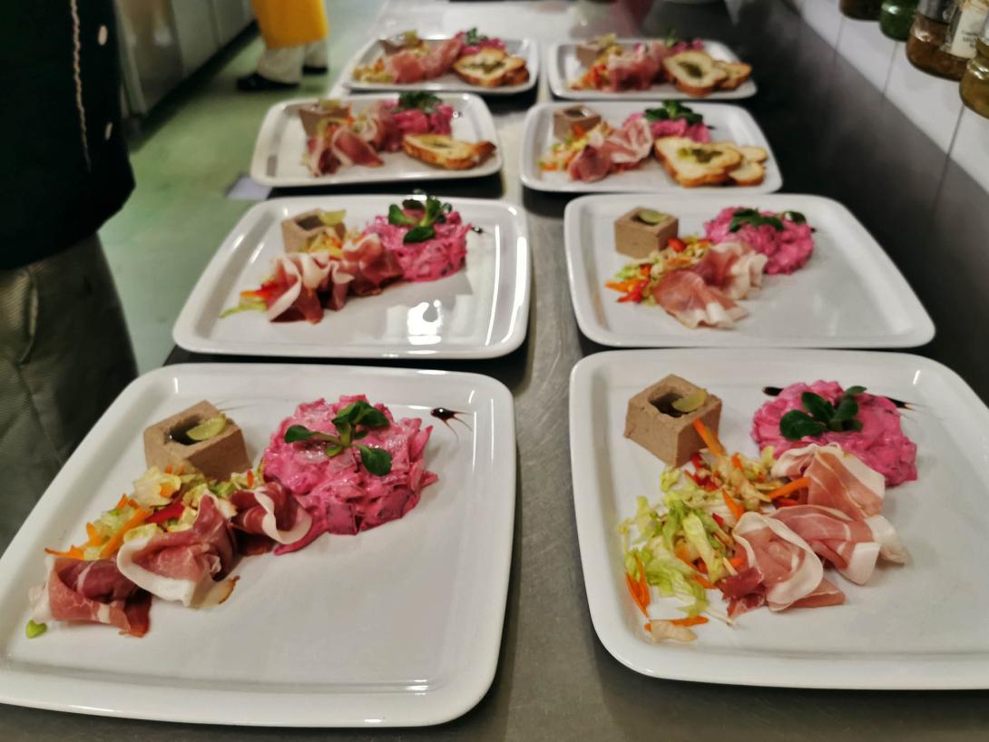 Valentin nap, Körös Panzió és Étterem