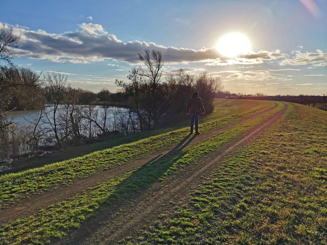 Hármas-Körös gát, Naplemente