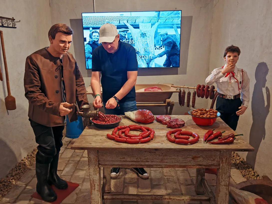A Gátőrház egyszerre nyújt betekintést egy régi gyomai parasztház világába, a gátőrök egykori életébe és A tanú ikonikus jeleneteibe. Gátőrház, Gyomaendrőd