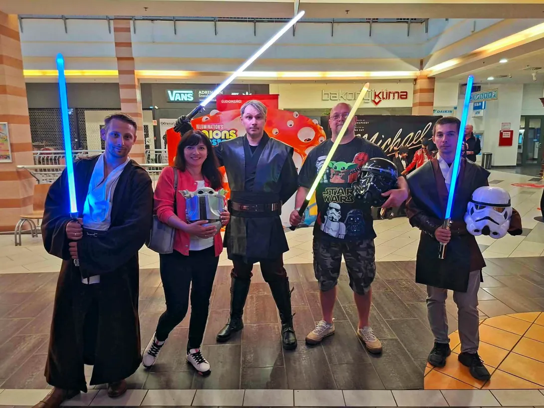 A Mandalóri és Grogu (The Mandalorian &amp; Grogu) premier a Center moziban - "Flashmob"