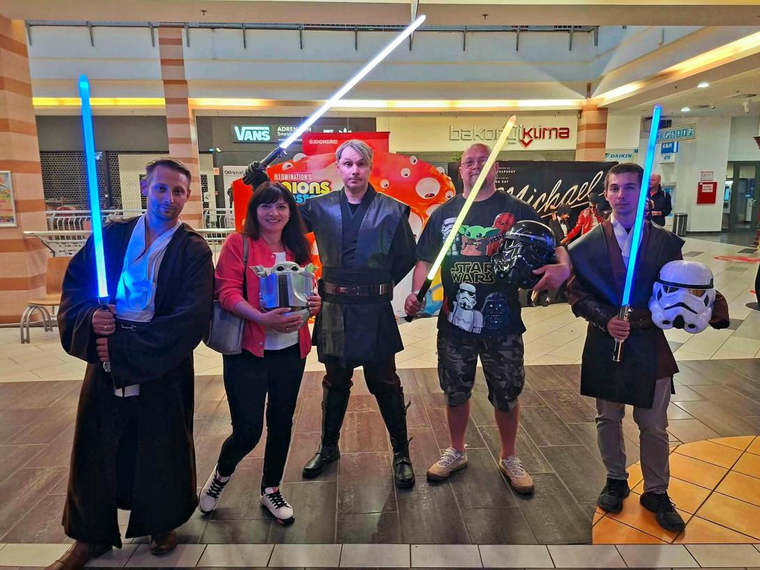 A Mandalóri és Grogu (The Mandalorian &amp; Grogu) premier a Center moziban - "Flashmob"